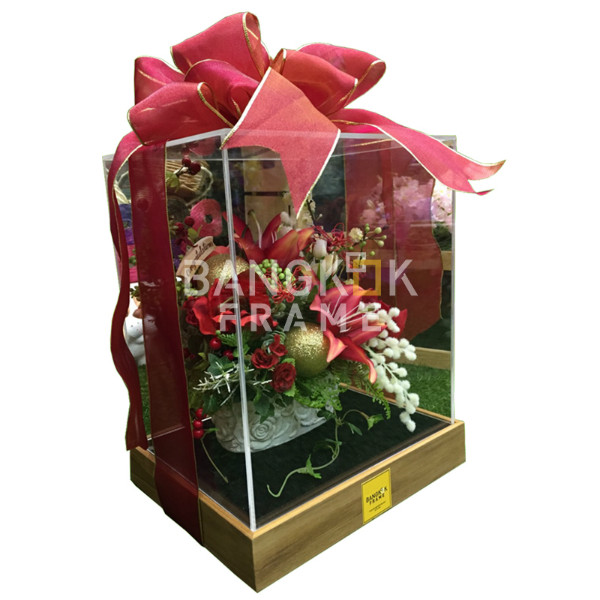 กรอบกล่องใสโชว์สินค้าฐานไม้